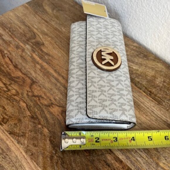 NWT Michael Kors Fulton White Vanilla MK Signature LG Gusset Carryall Wallet - Picture 8 of 8